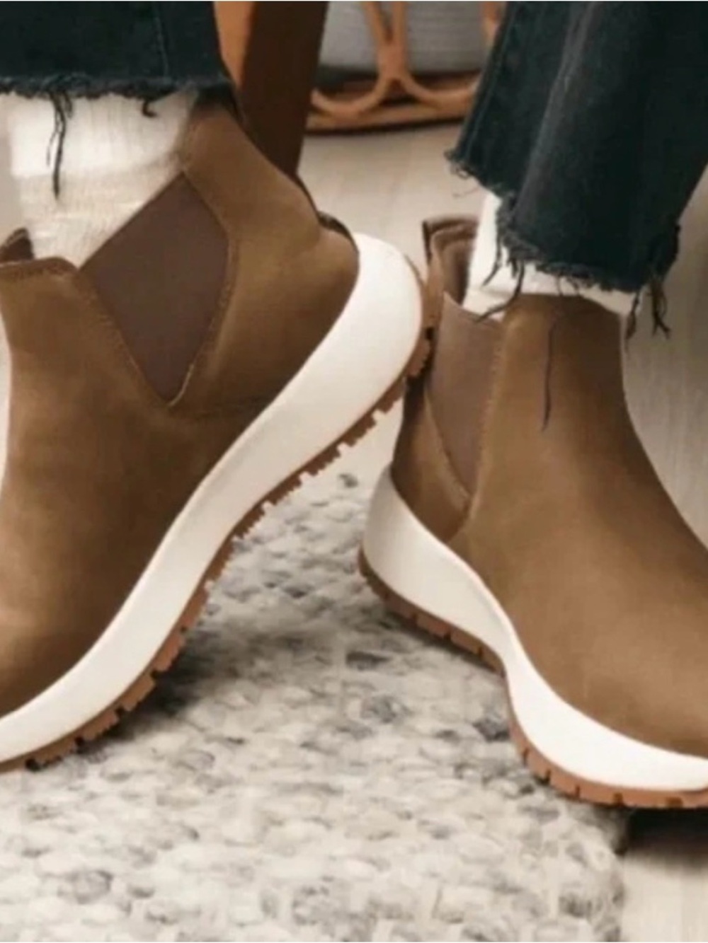 Women's Kizik Brown step-in Chelsea Boots